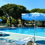 Daire Functional Flat In A Pool Paradise